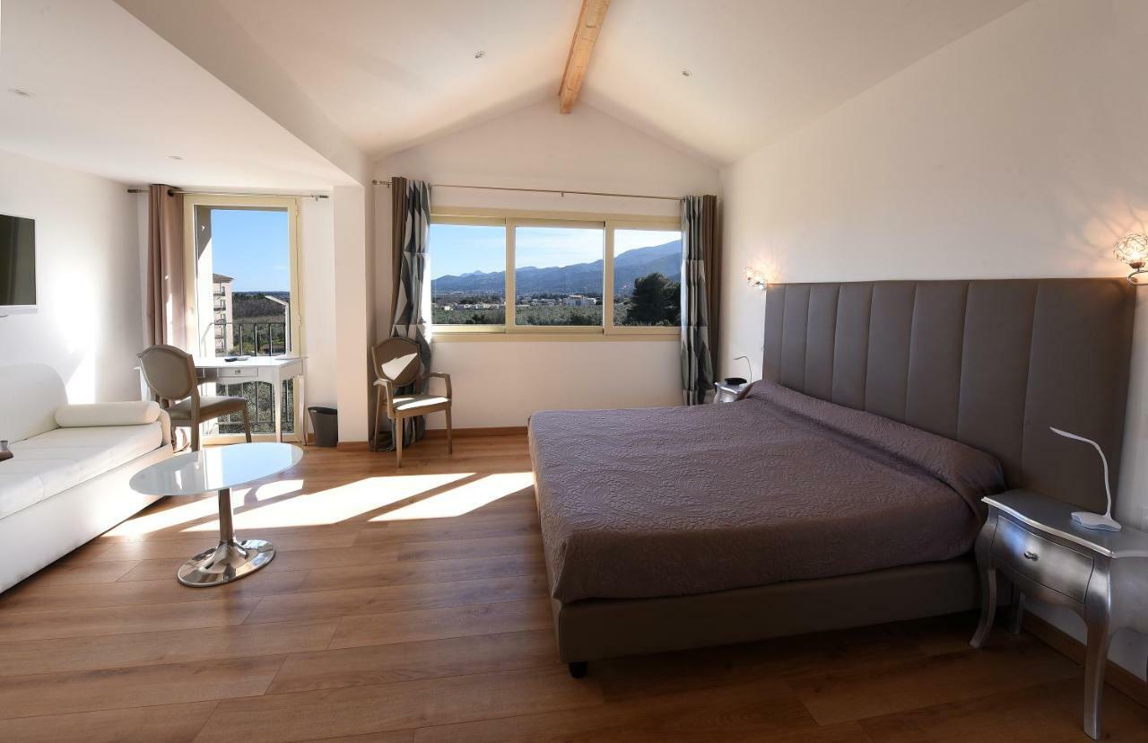 Castellu Rossu Hotel Lucciana  Eksteriør billede